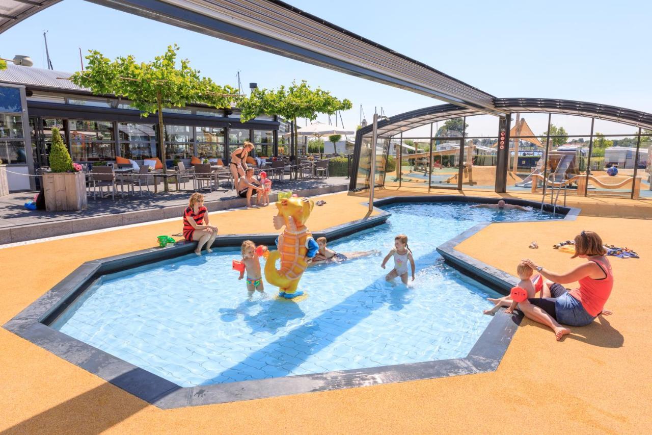 Veerse Meersuites Holiday home